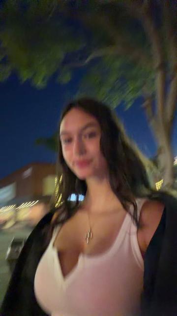 @Mia