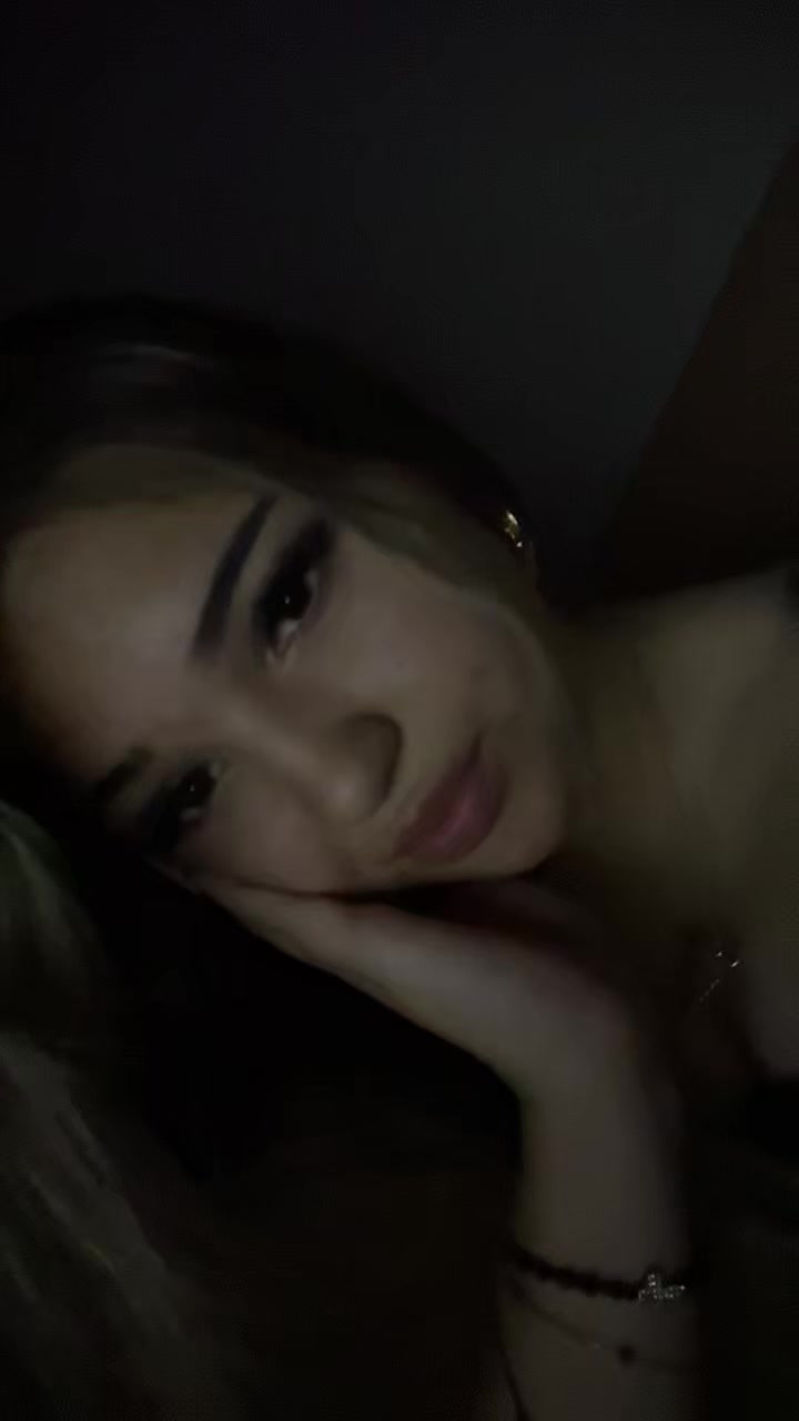 @👱🏼&zwj;♀️