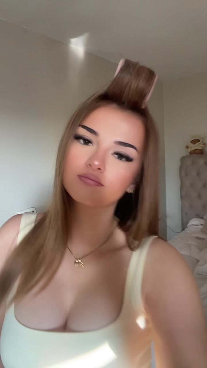 @EBONIEMARIE