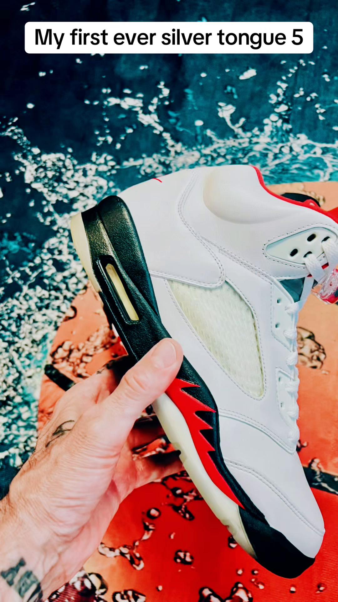 @E-Money 💶 ‘Fresh New Kicks’