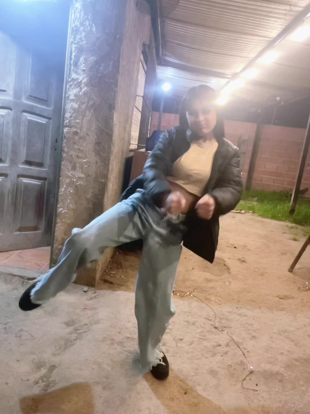 @tu dobladita😅😉