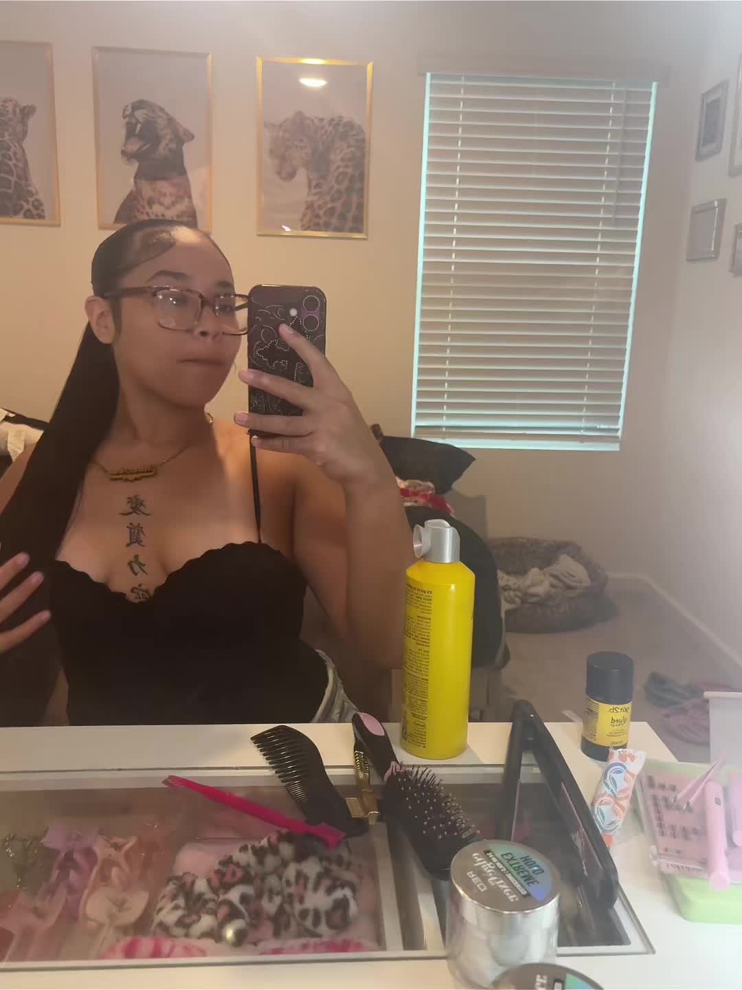 @1tealhairedgirll