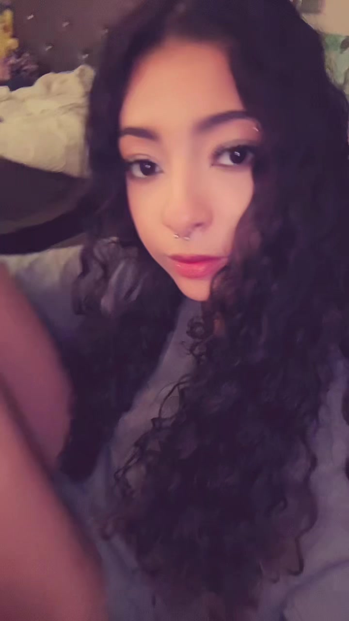 @girlinbed