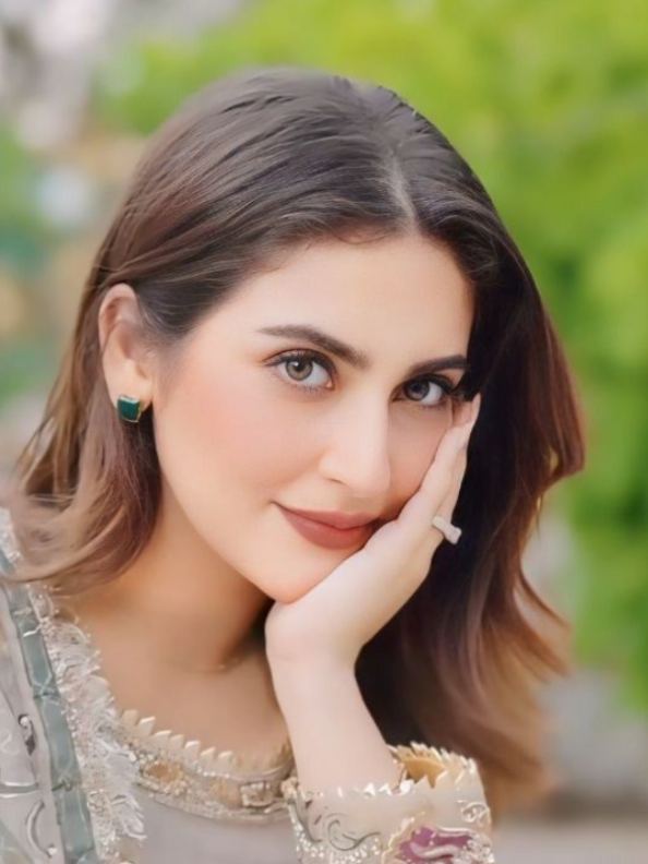 @Pakistani Actresses