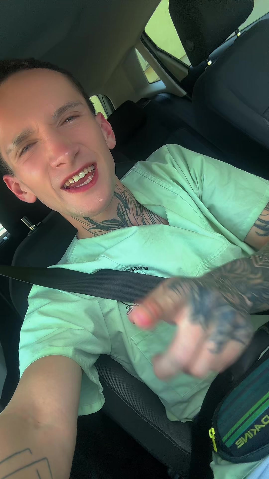@Itsofficialsimon