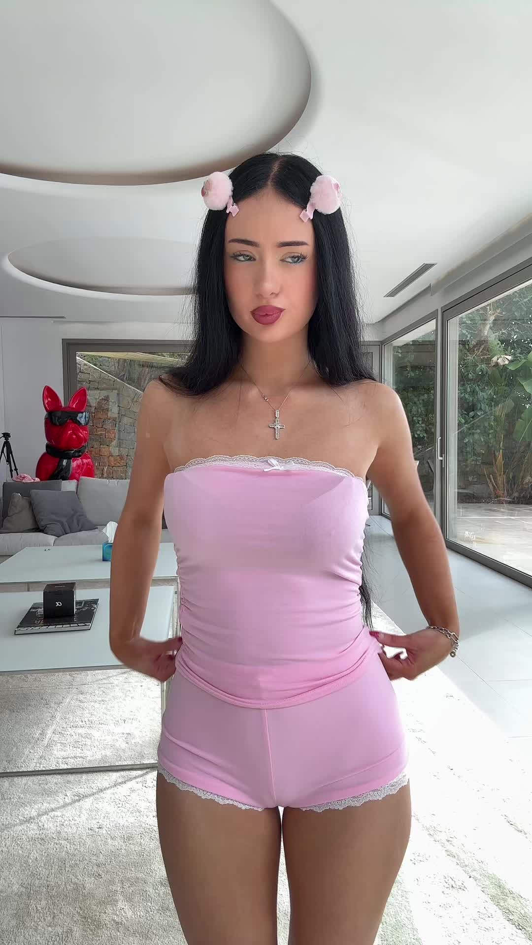 @lillyabellaa