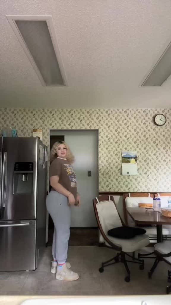 @Angel 🦋