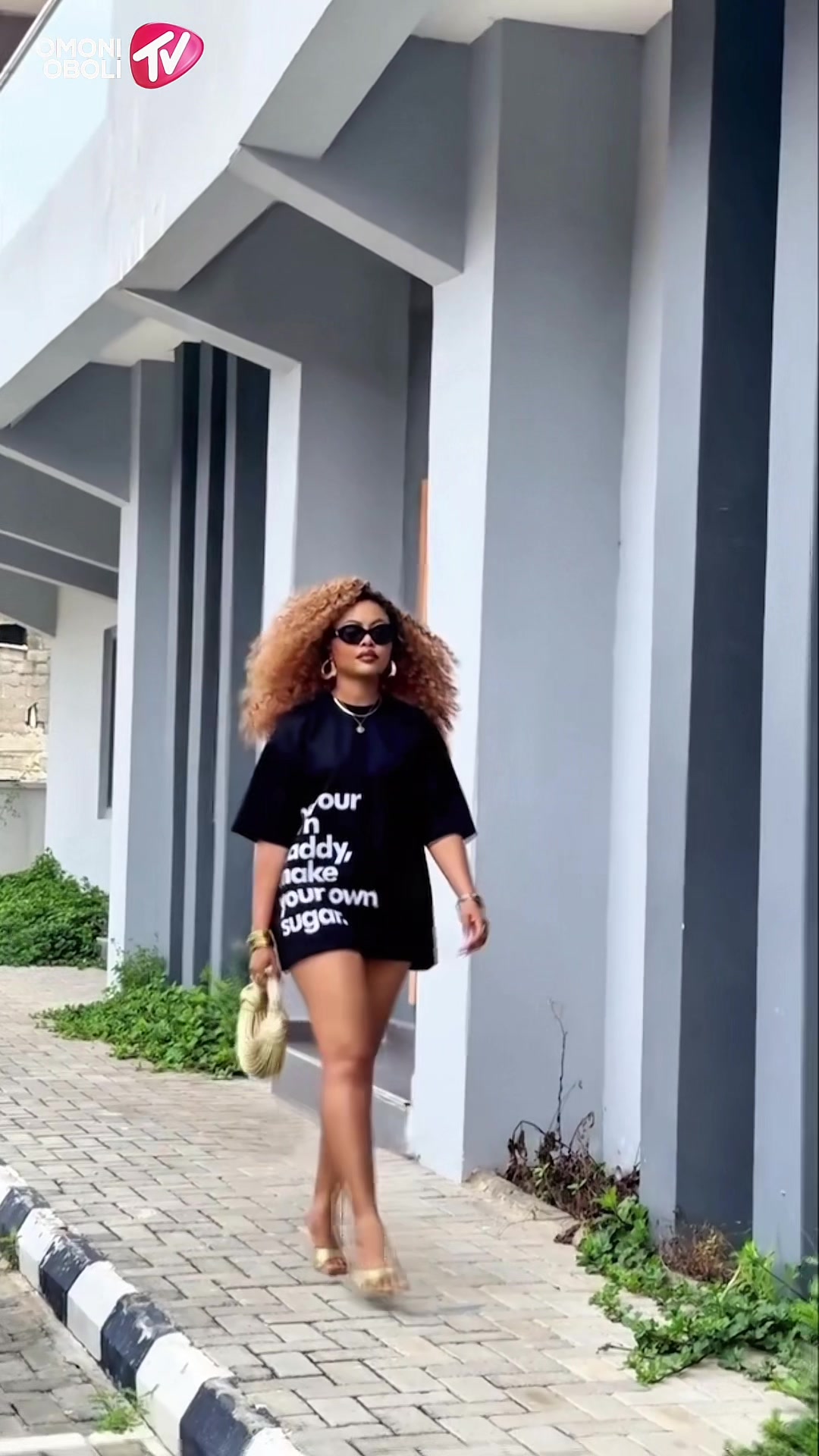 @omonioboli