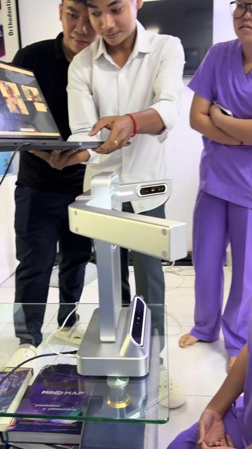@ដុកទ័រធ្មេញ សុខហេង - Dokter