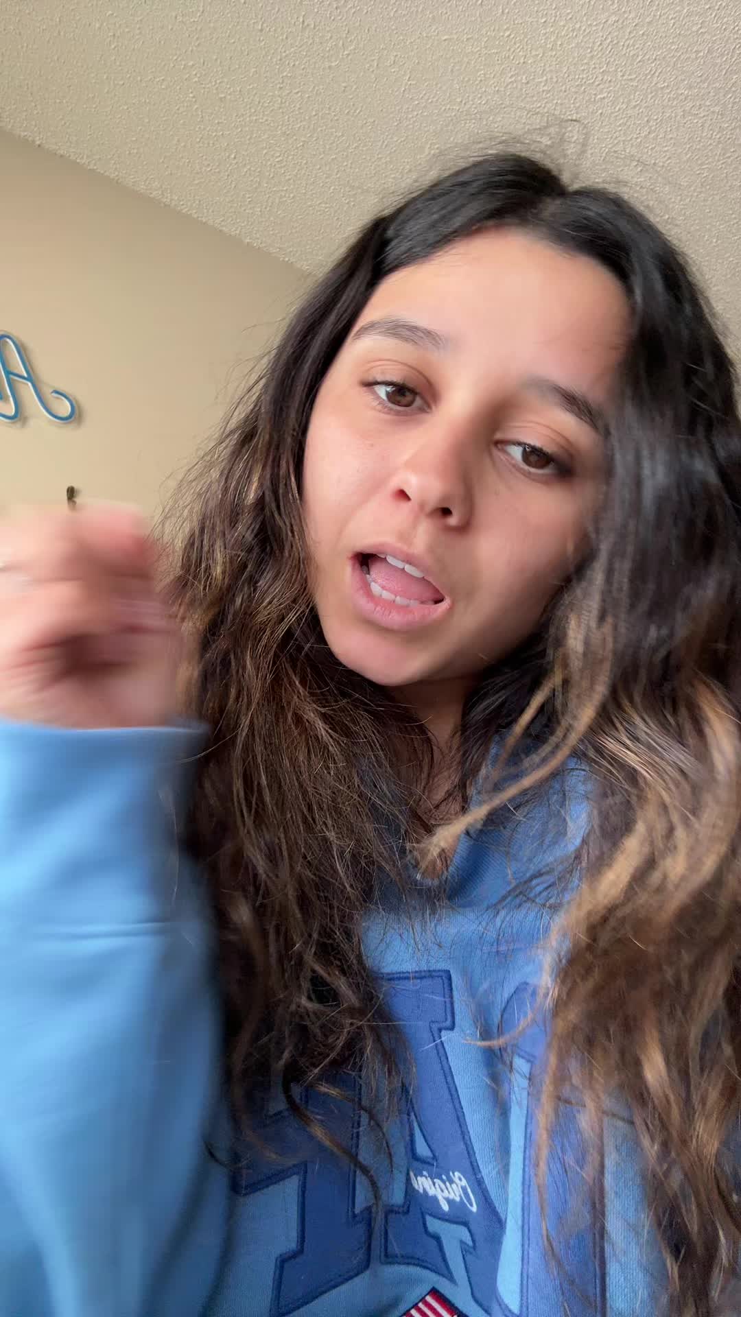@Anissa🦈