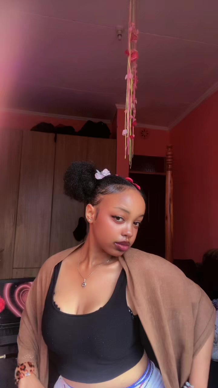 @LIVY💋