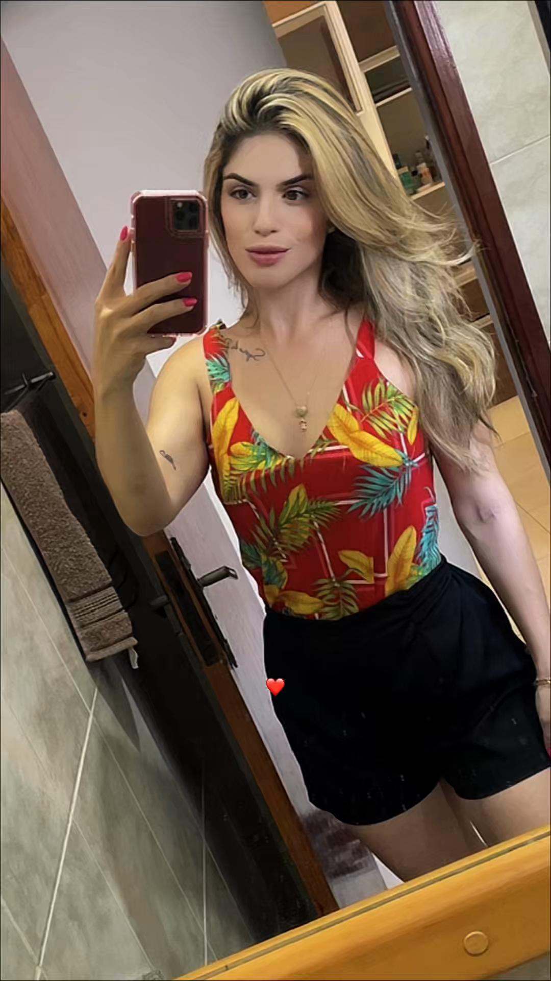 @Lari.