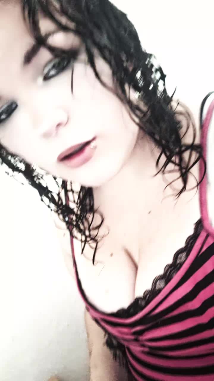@{&bull;□&bull;}