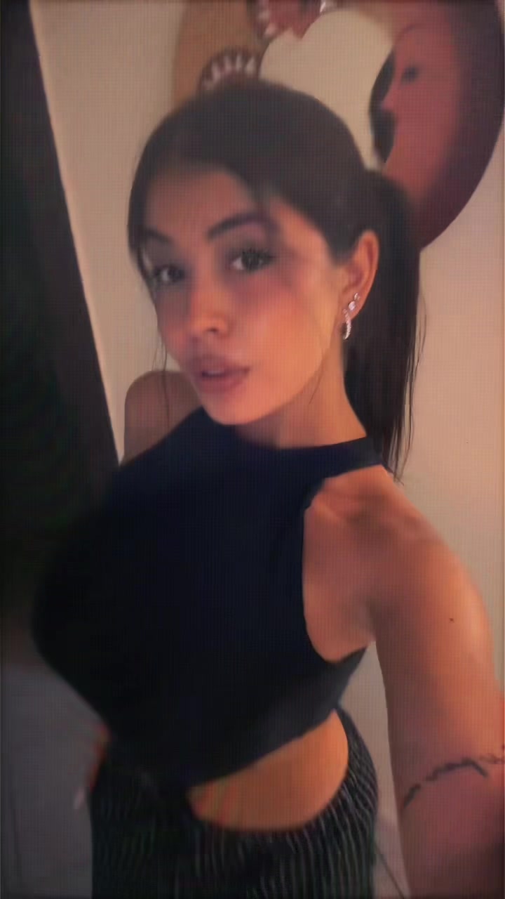 @_auroradauria_