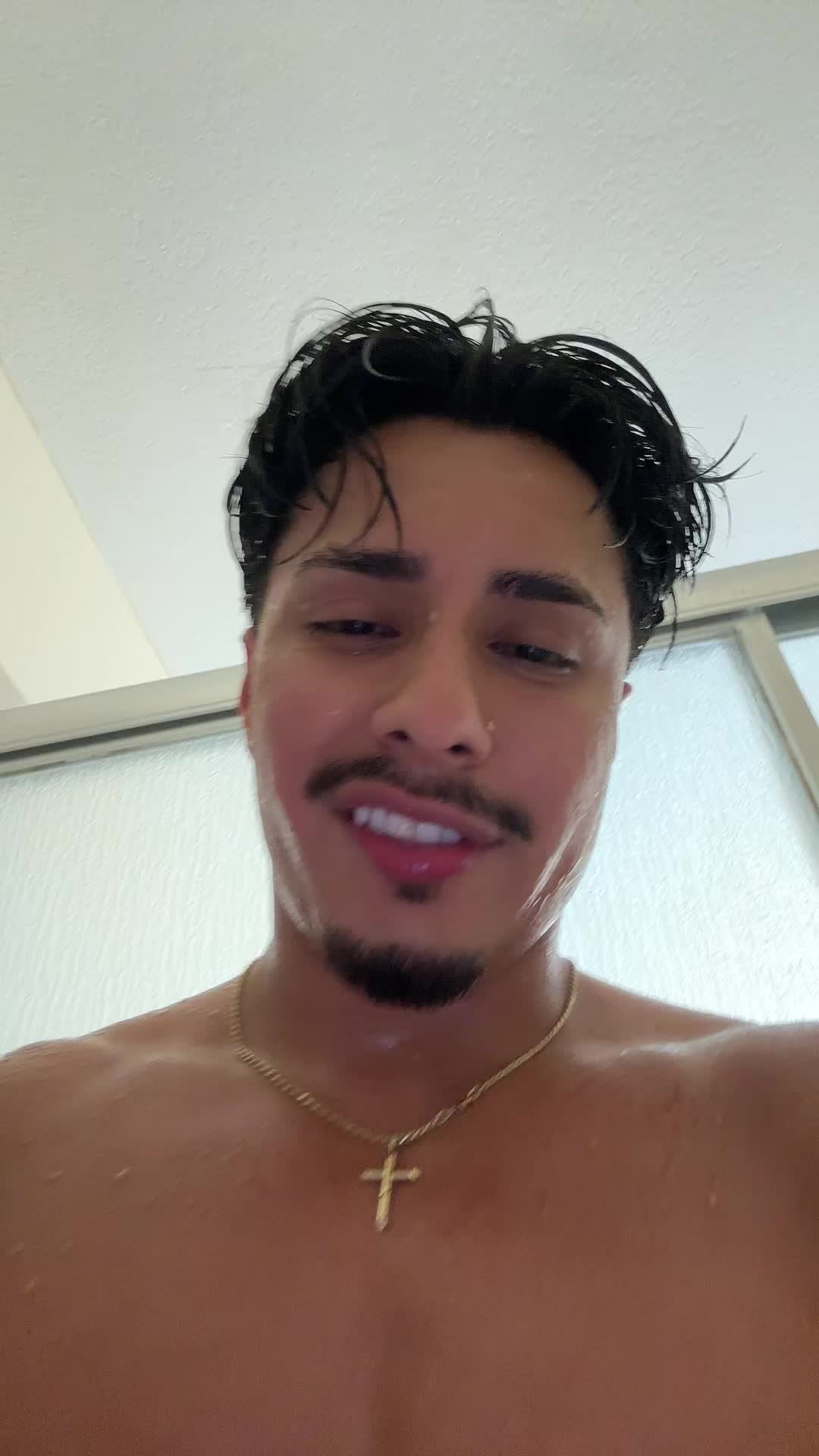 @😁
