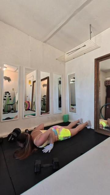 @Oksana | Home workouts