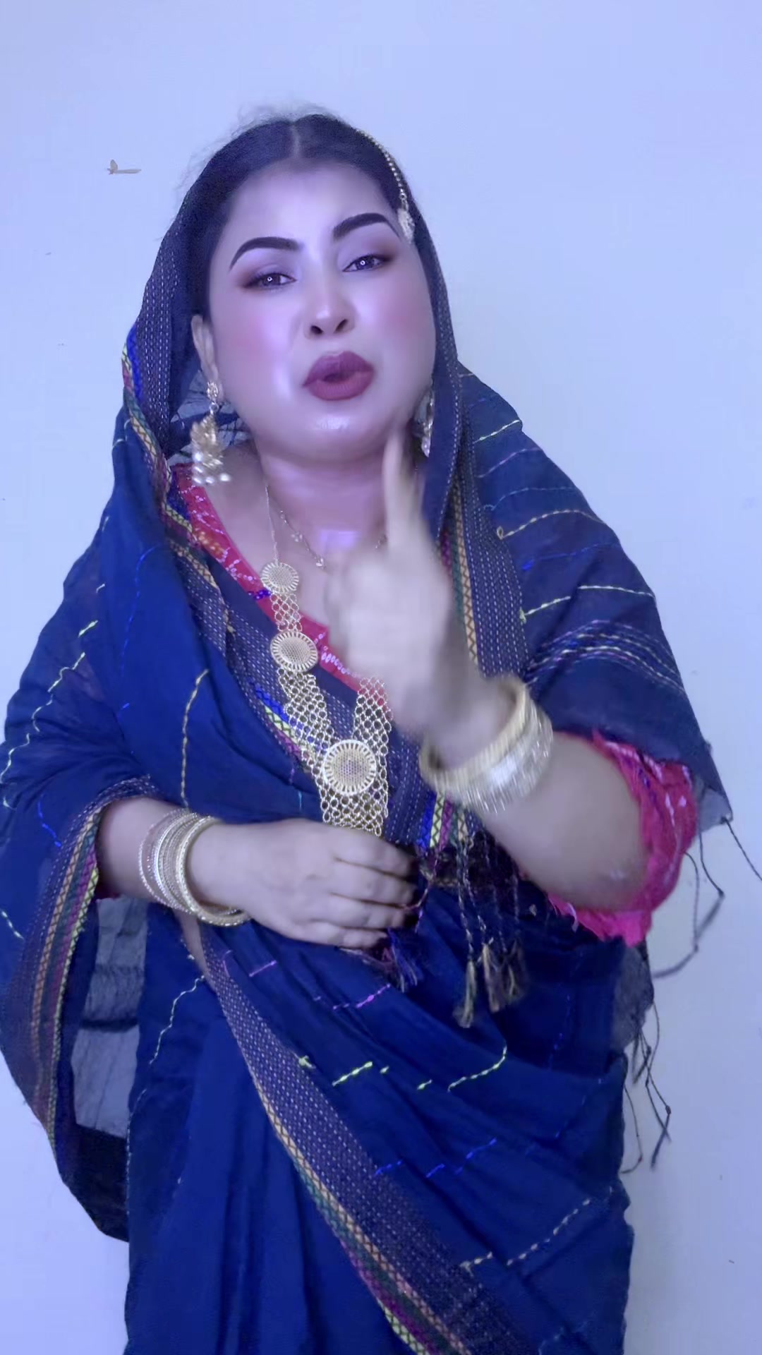 @Sharmin Shila cream apađ