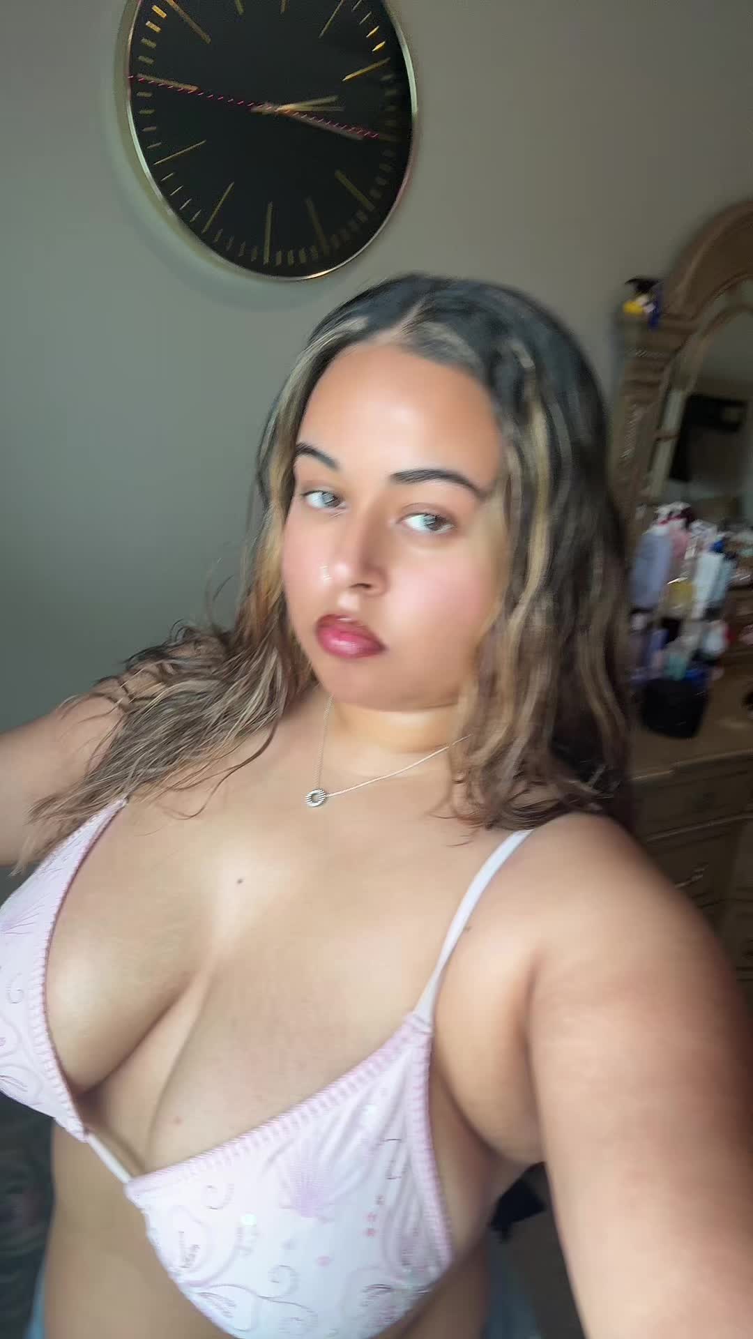@bavvv_