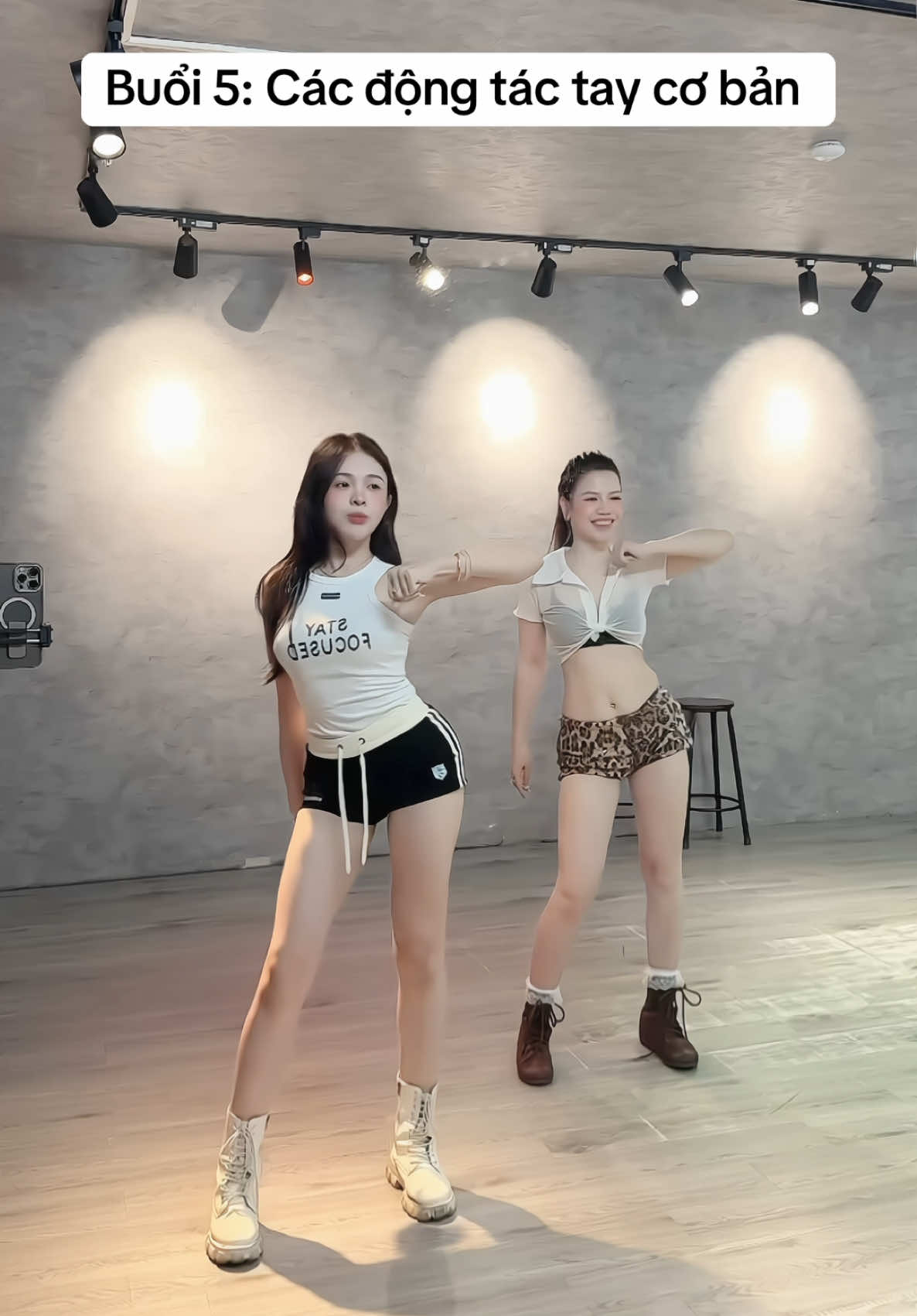 @Te điệu dạy nhảy