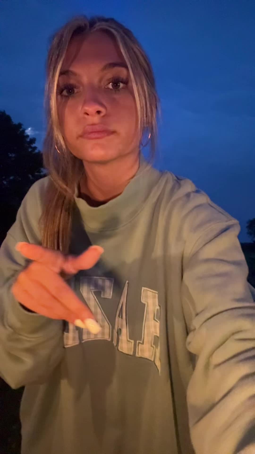 @👾
