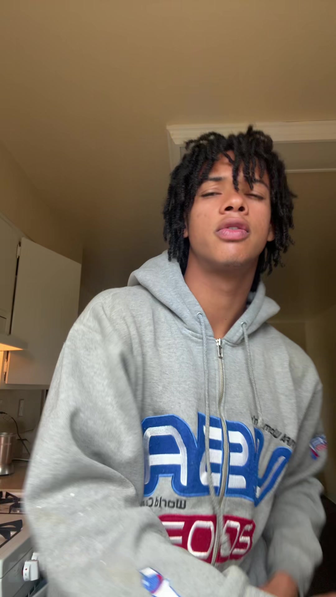 @sylassells
