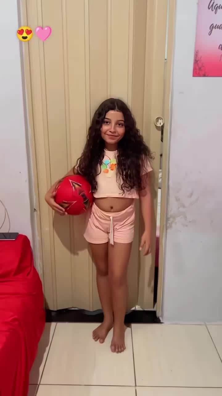 @MENINASAPECCA13