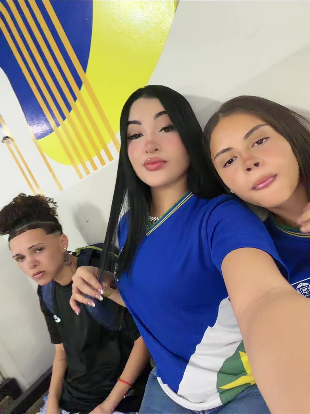 @Manu💋