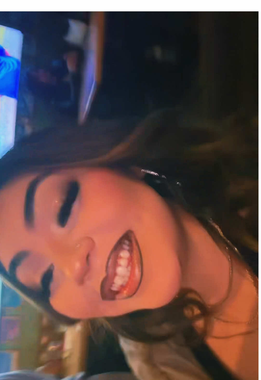 @🦋