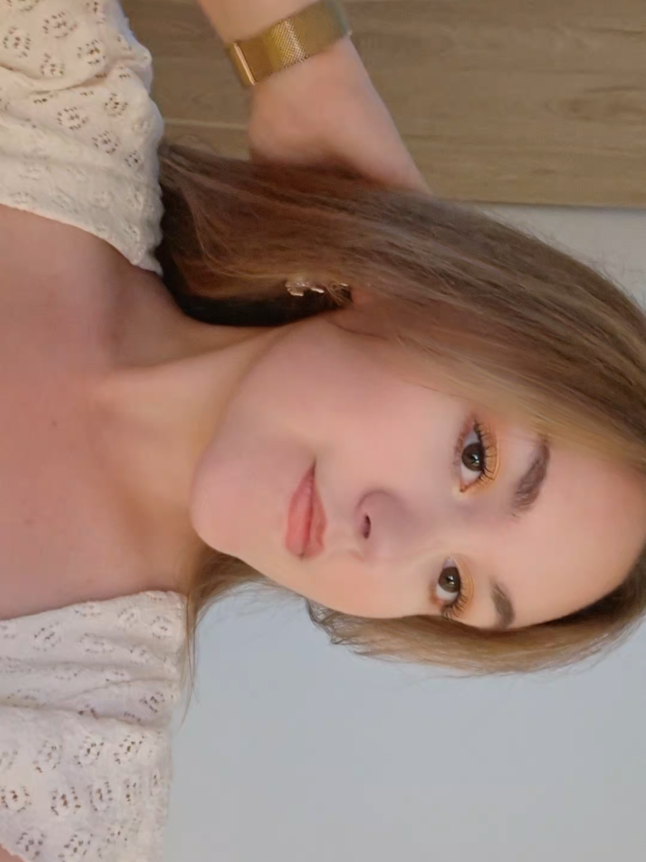 @justnoemie