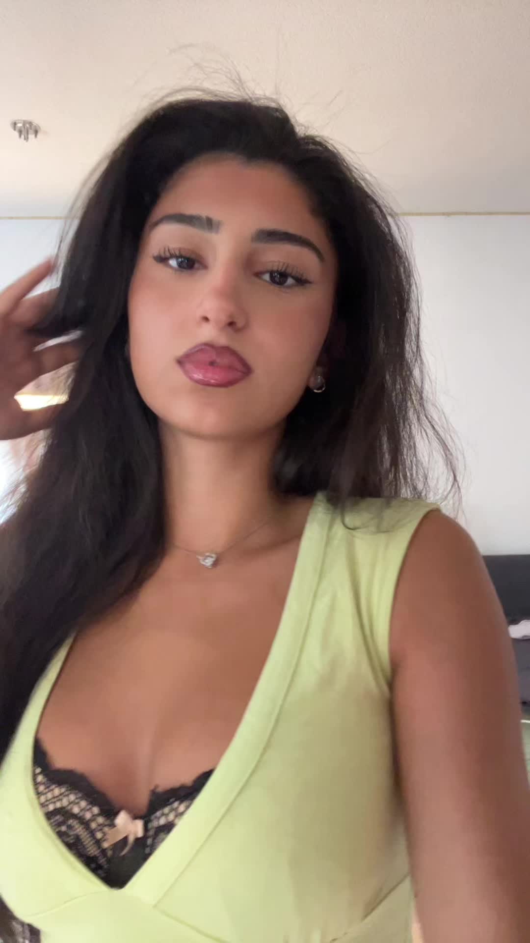 @Roxi