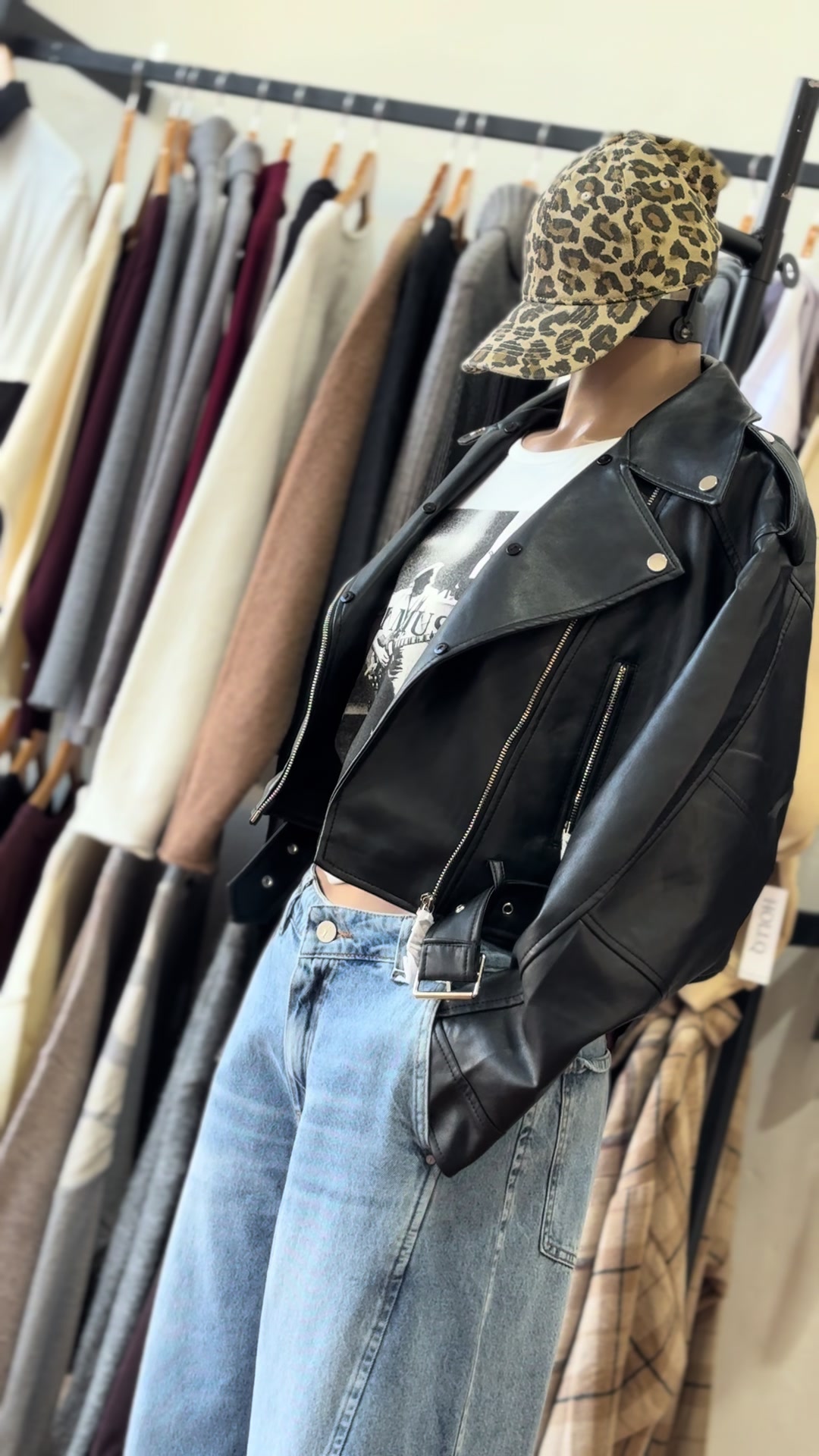 @Holiq_store
