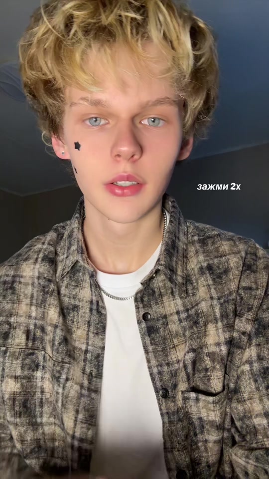 @HOLLIKLIN