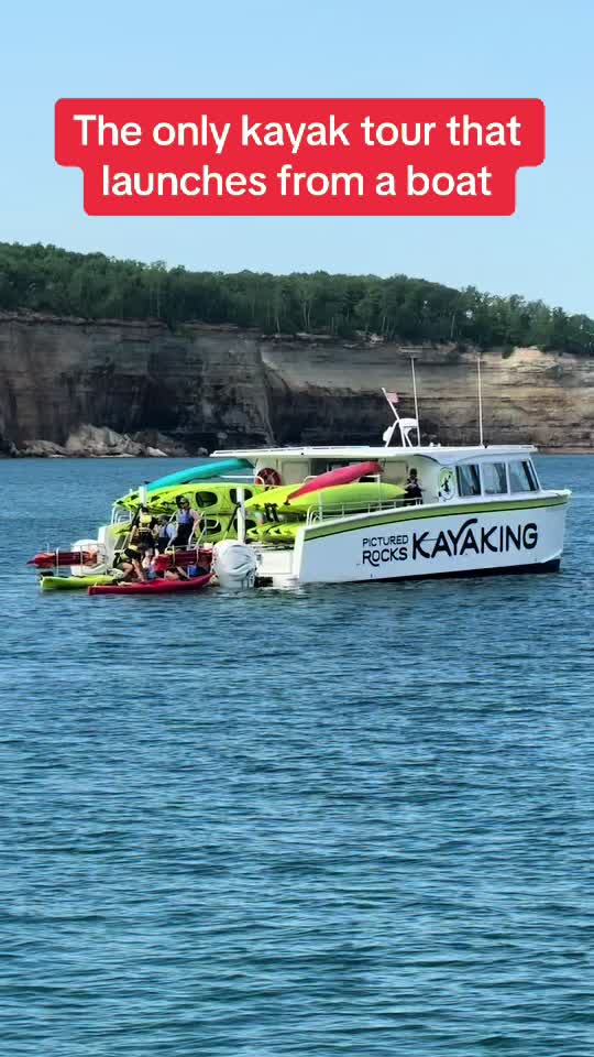 @Pictured Rocks Kayaking