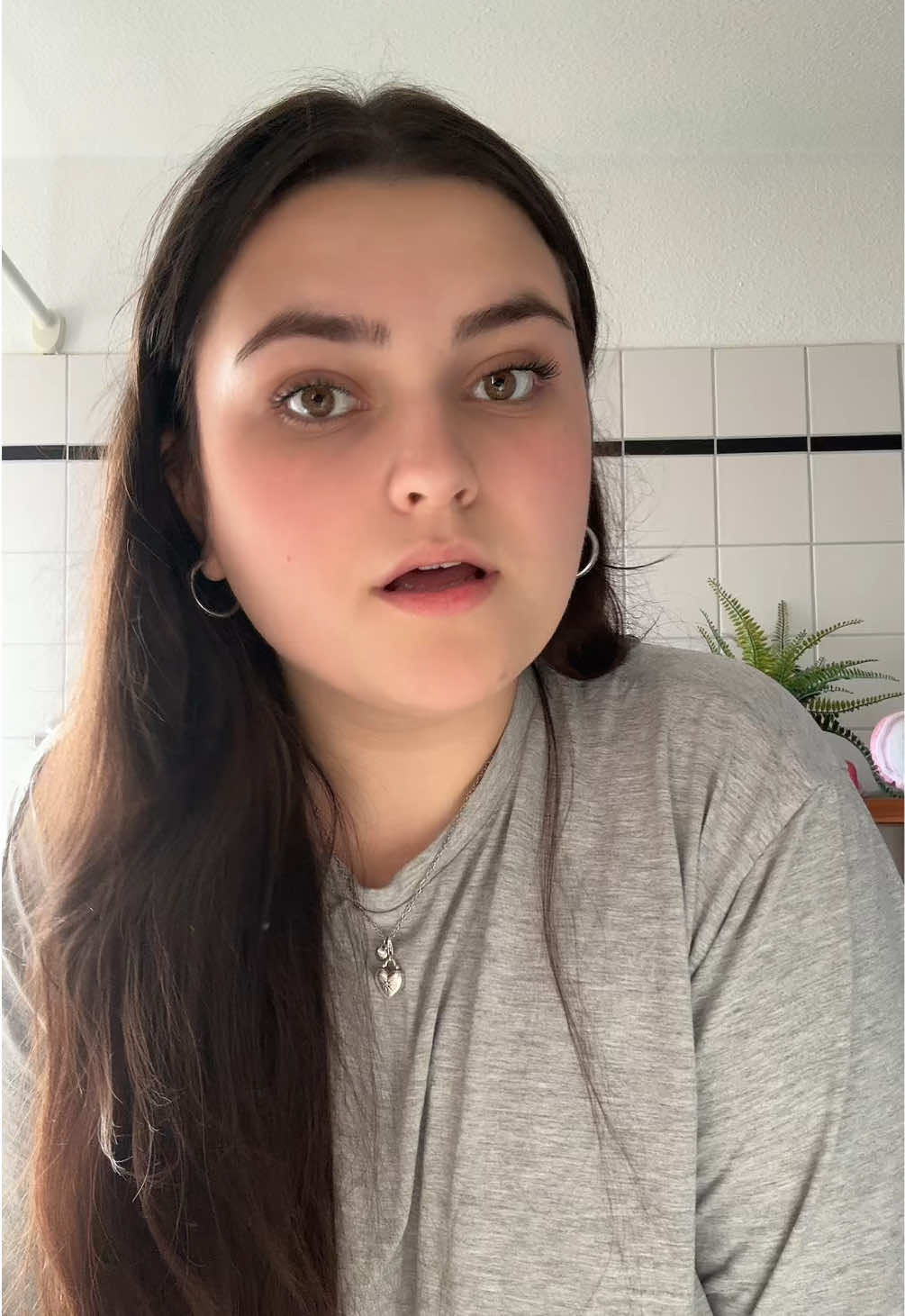 @kimleoniee