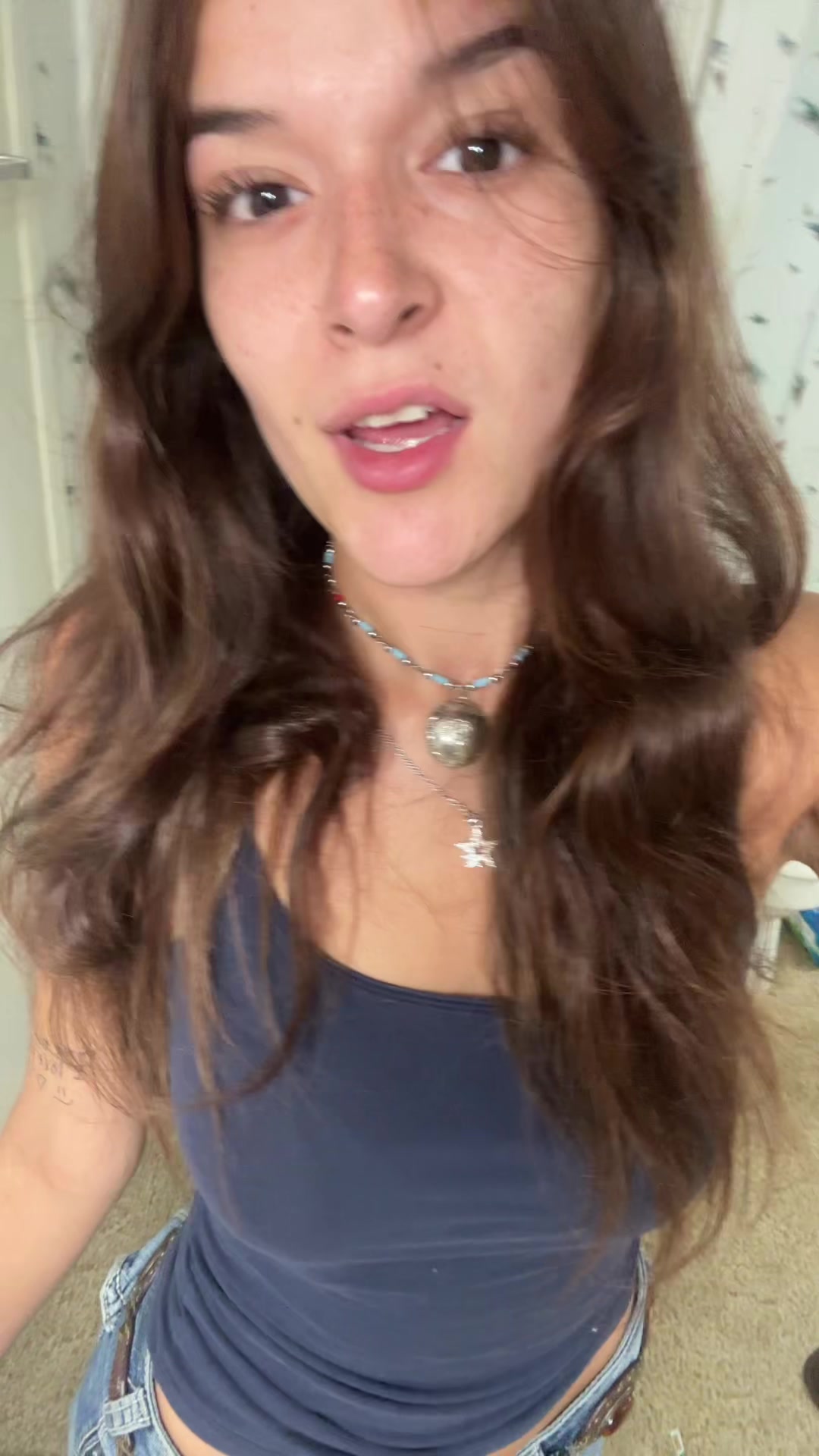 @aliviathompson