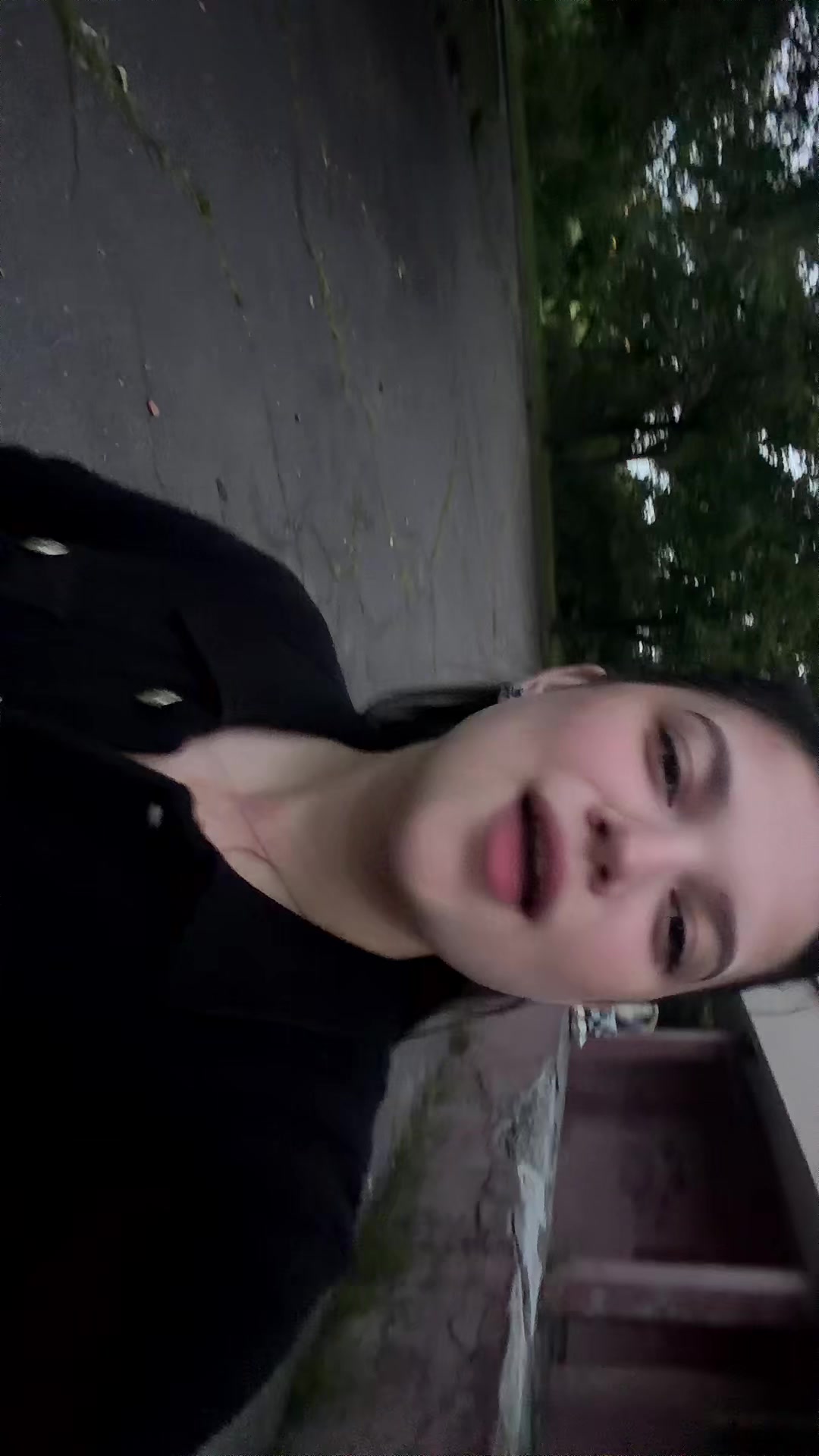 @КОТОРАЯ ДАЛЕКО ЖИВЕТ