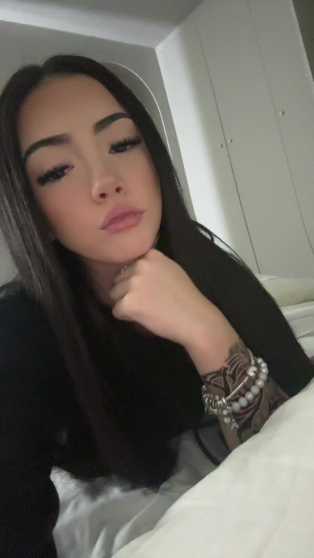 @lari📲