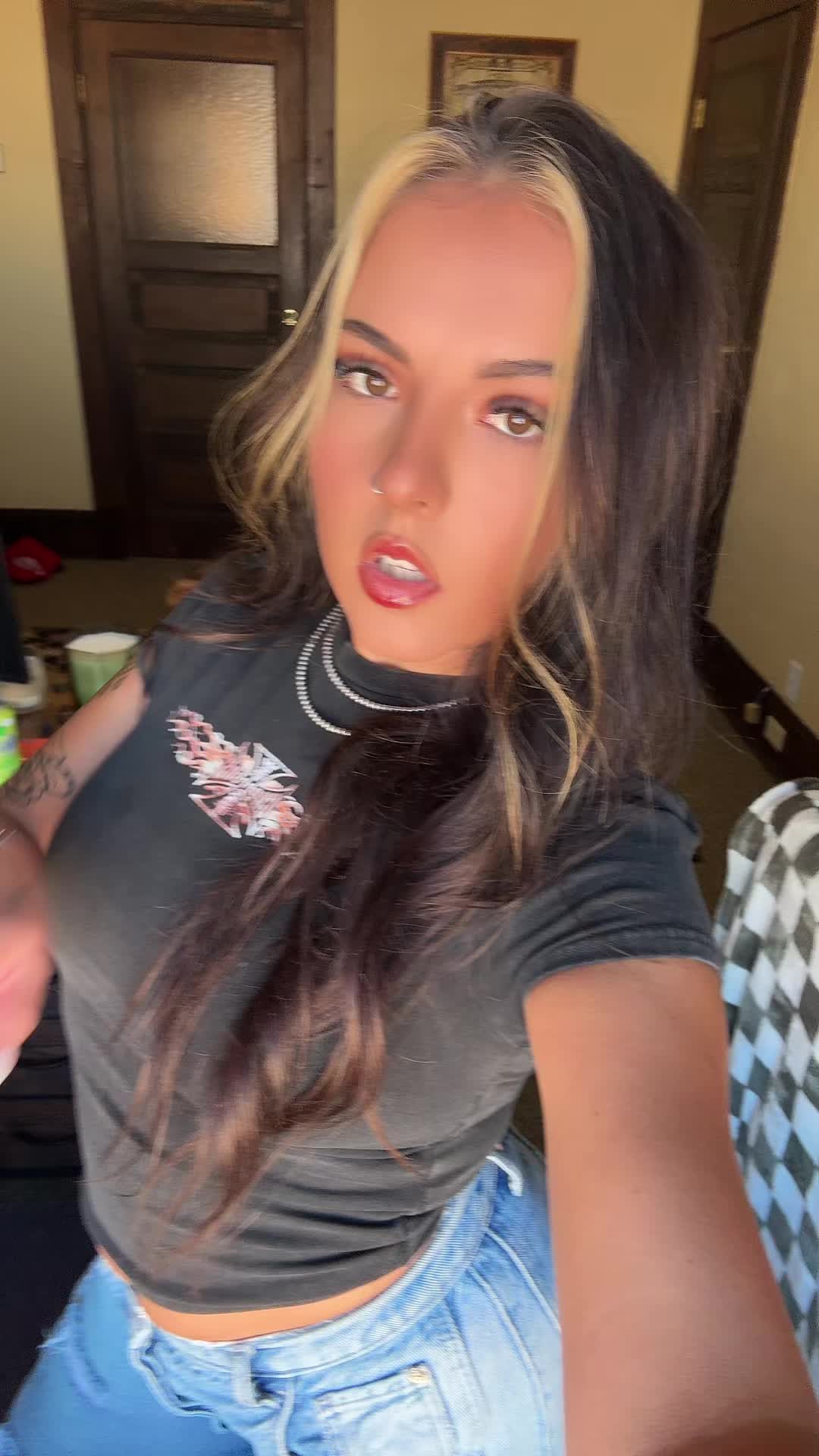 @pikivids_