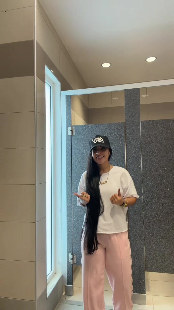 @karlasofiiiiia