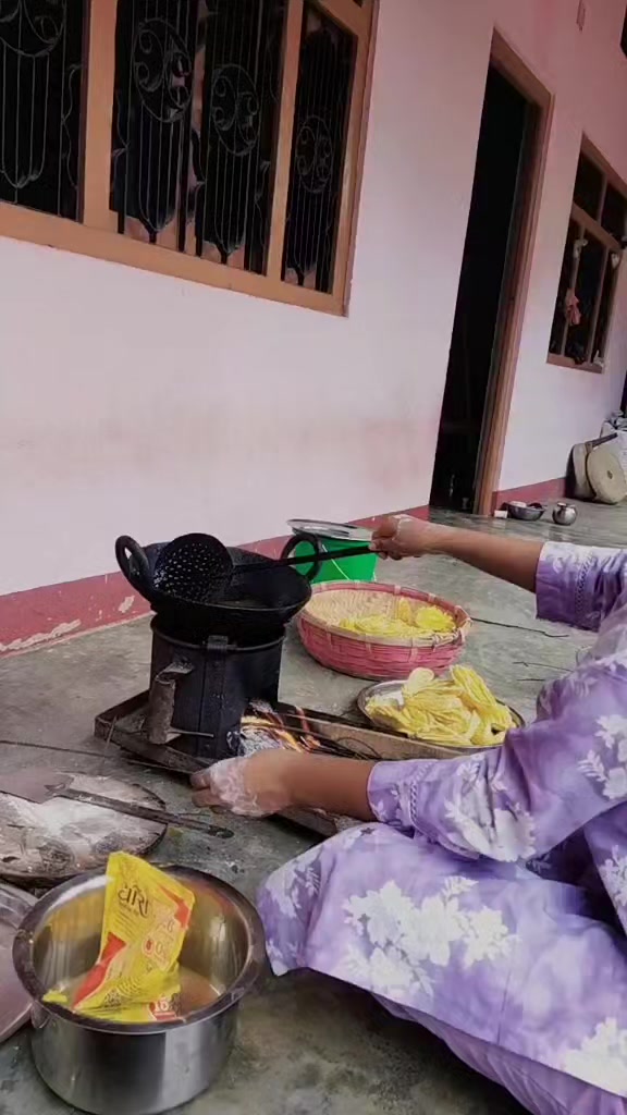 @Aneesa🧿