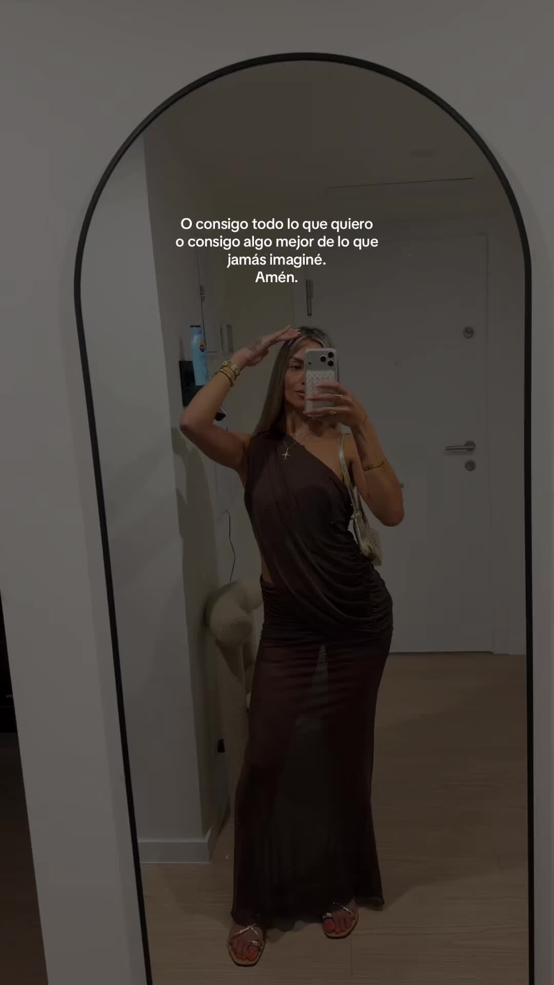 @leeilaleonn
