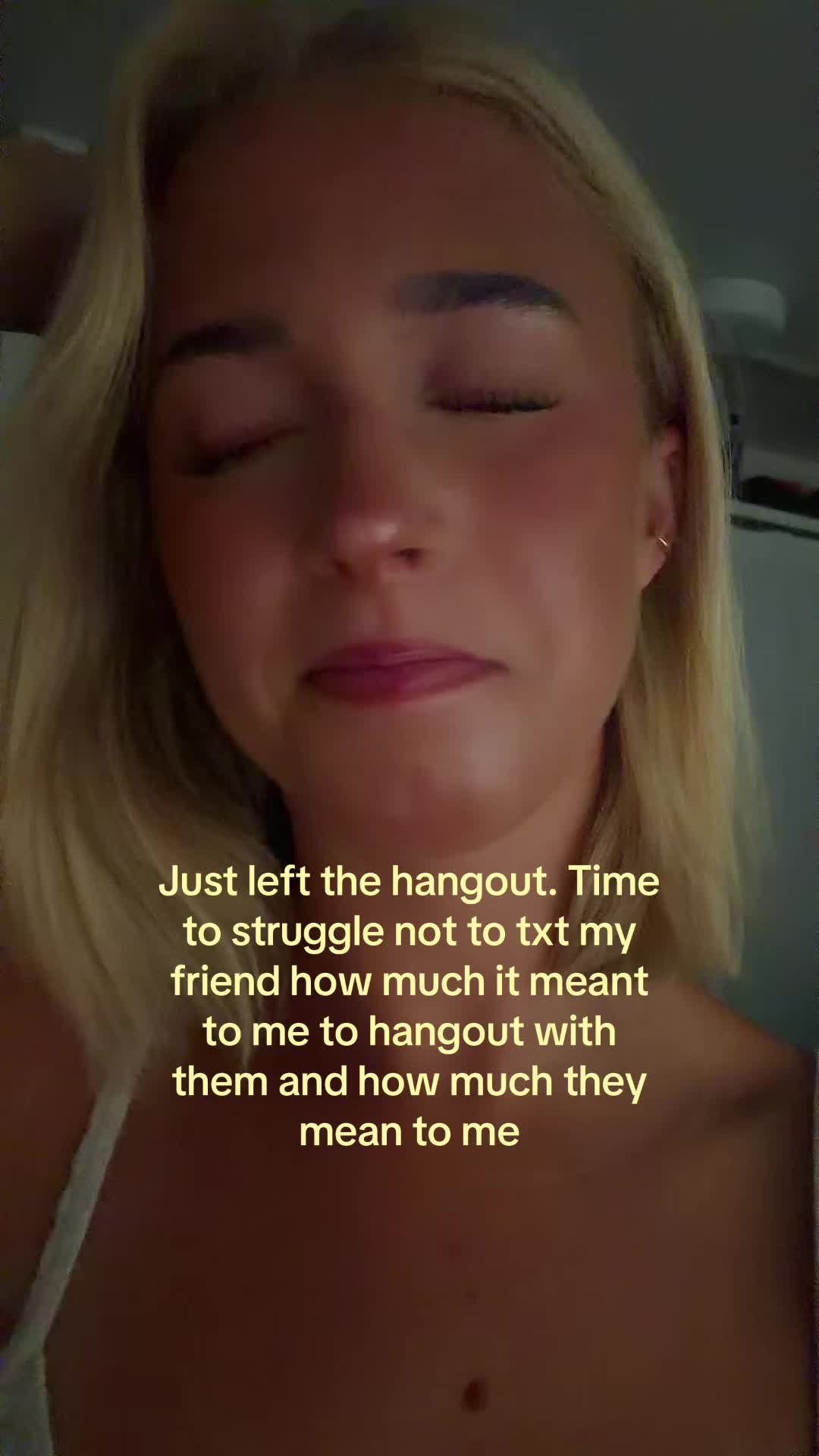 @theelliebarker