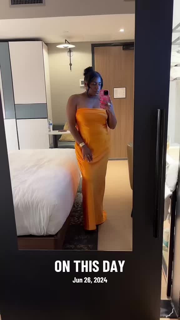 @zeenaelena