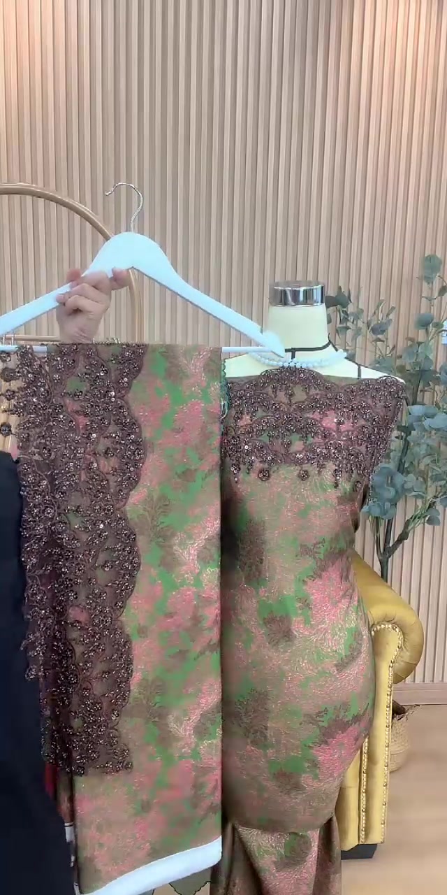@QaleeshaHq