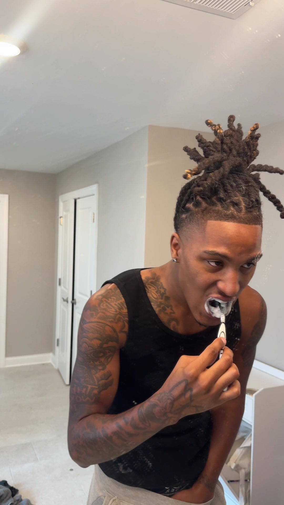 @1jaybojaybo