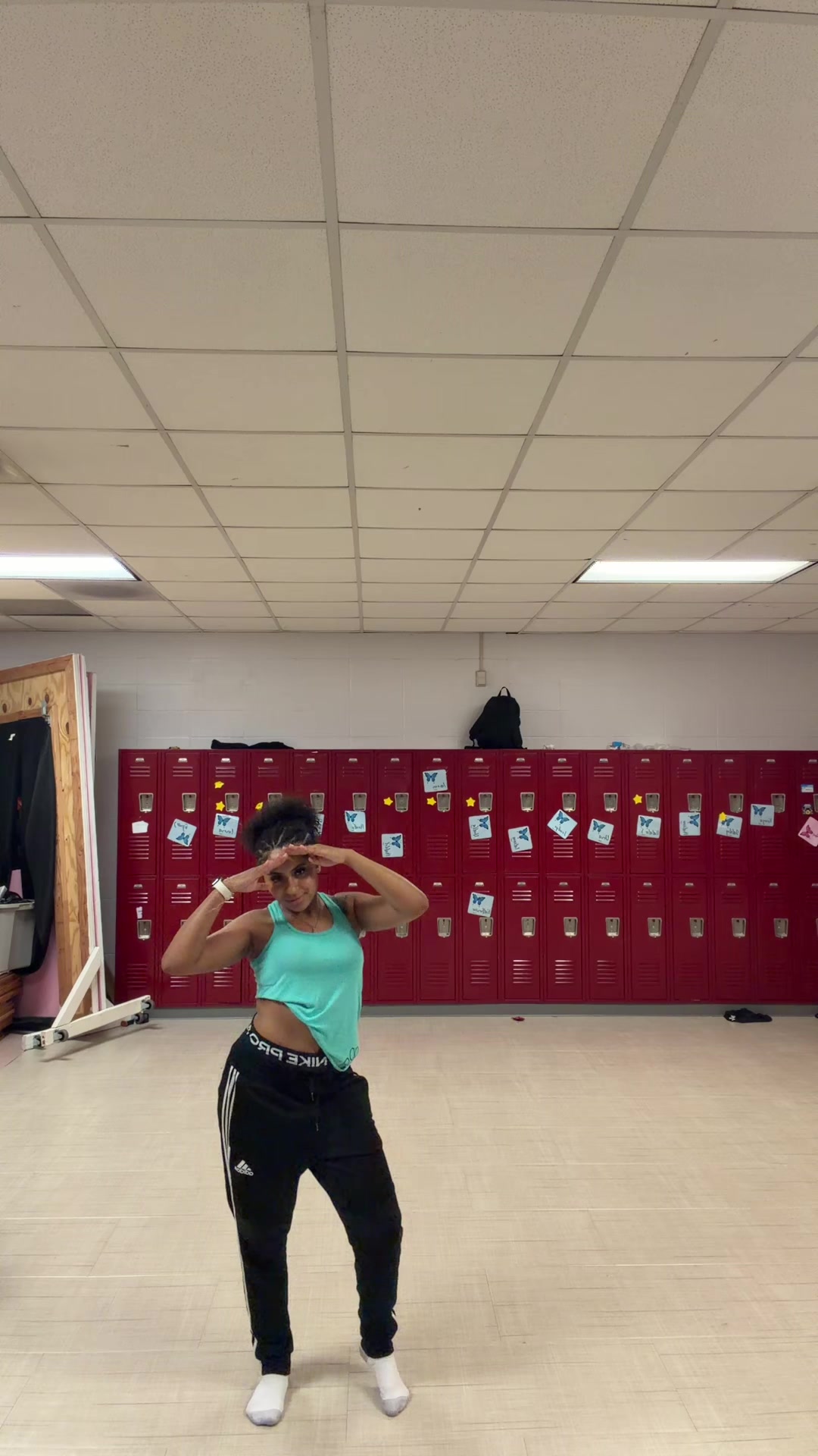 @0nlynylaa