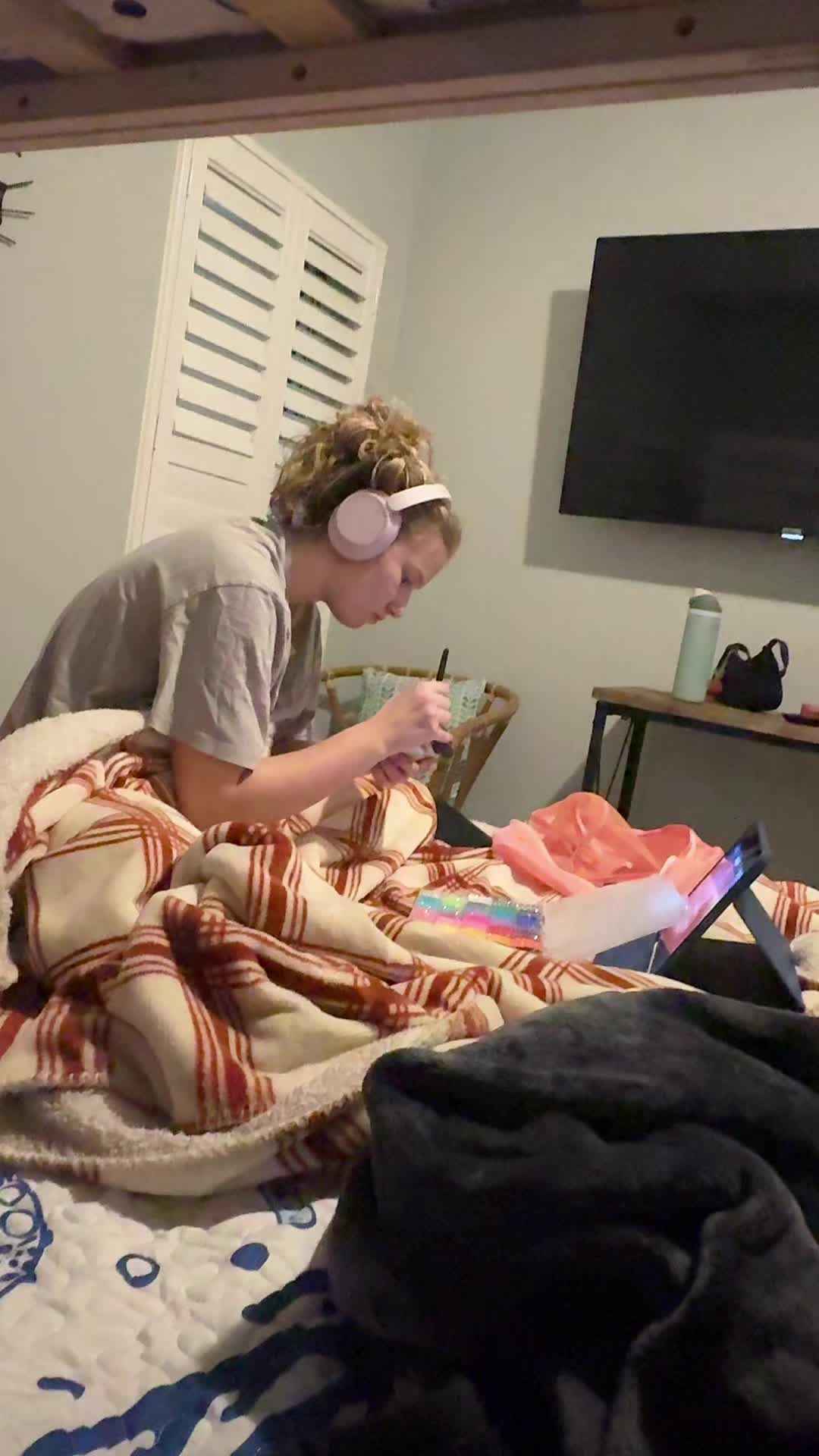 @notwhoyouthinkitis