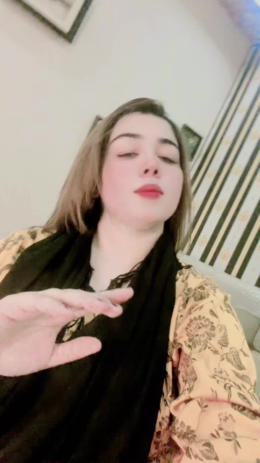 @Lovely Khan 🥀