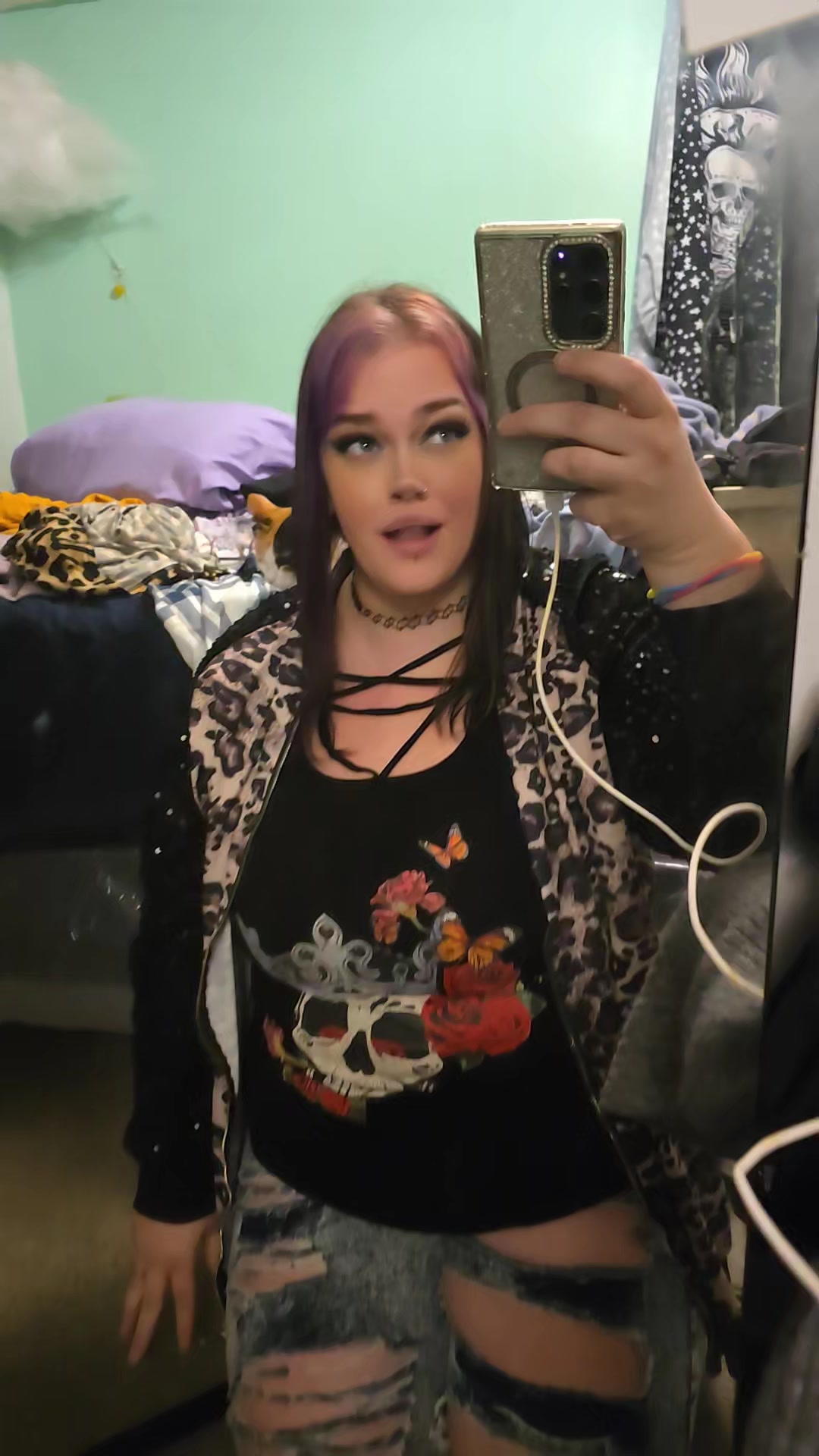 @curvyflawlesss 💛✨️🩷🖤