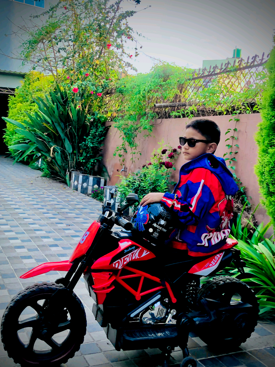 @Ru🐝 Adhikari
